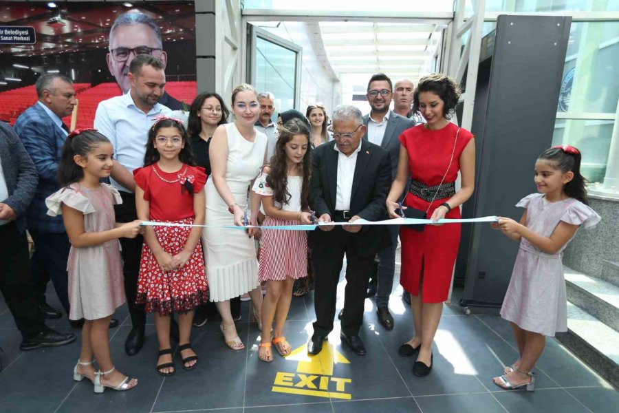 Başkan Büyükkılıç’tan Konservatuar’ın Coşkulu Kapanışına Özel Türkü