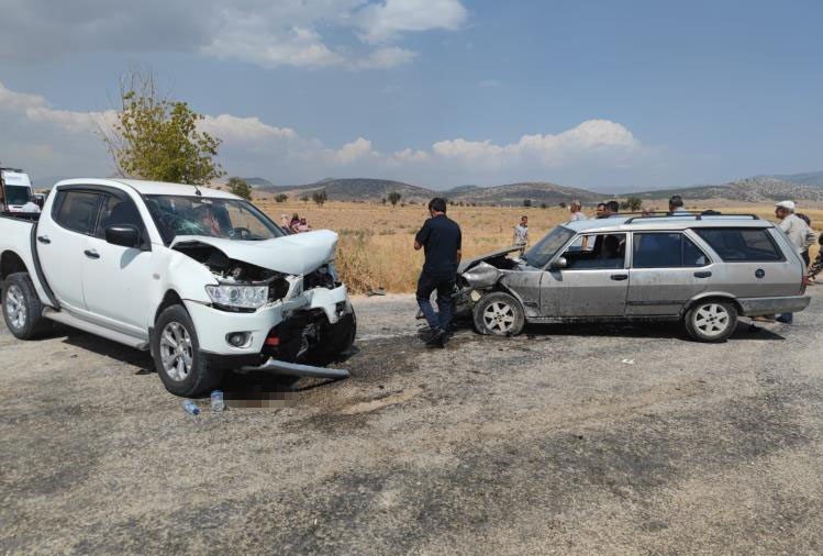 Korkuteli’nde Zincirleme Kaza: 2’si Ağır 6 Yaralı