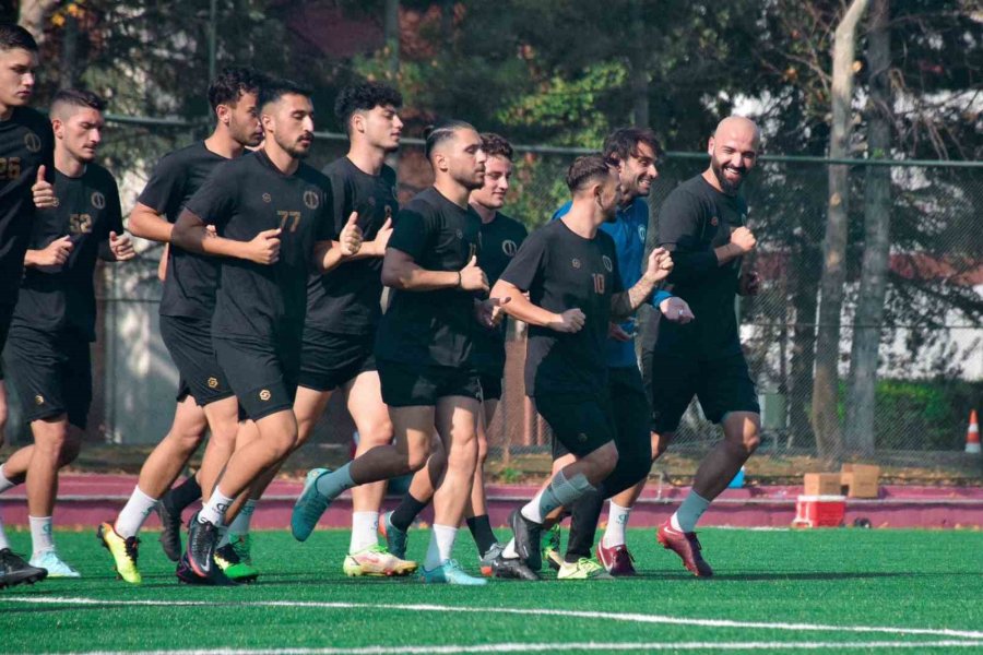 Anadolu Üniversitesi Tff 3. Lig’in İlk Maçı İçin Sapanca’da