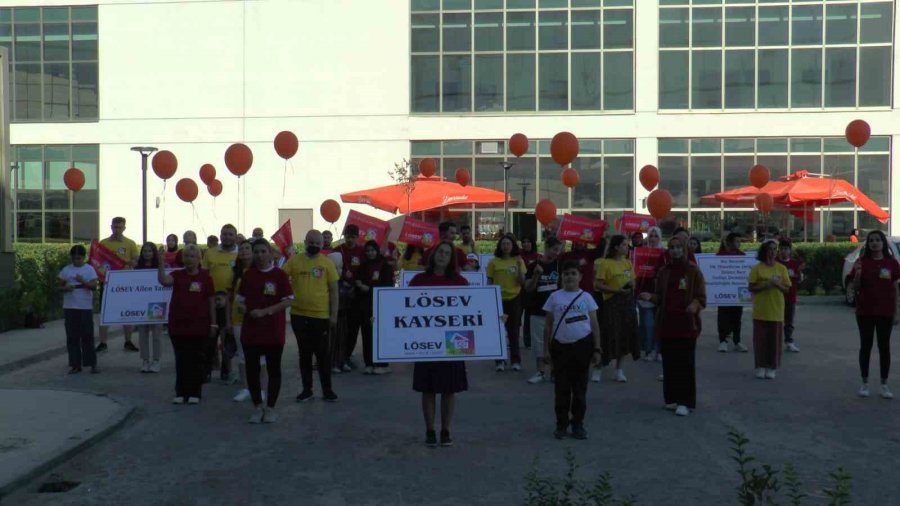 Lösemiyi Atlatan Çocuklardan Tedavi Gören Arkadaşlarına Sürpriz