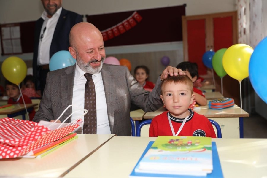 Başkan Çolakbayrakdar: "eğitim İçin Tüm İmkanlarımızı Seferber Ediyoruz"