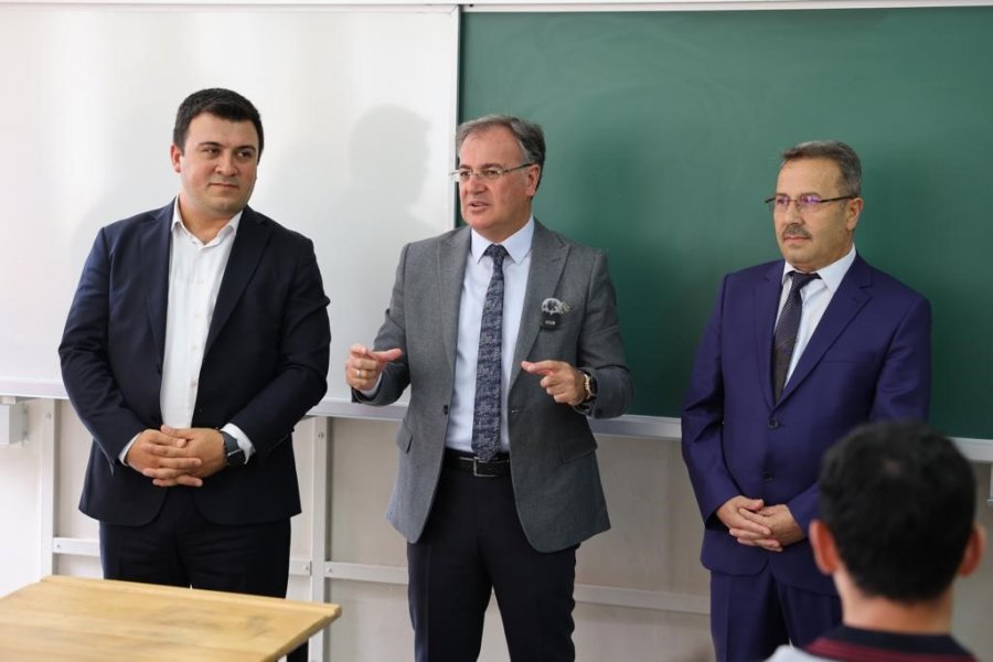 Başkan Özdoğan, Öğrencileri Ziyaret Etti