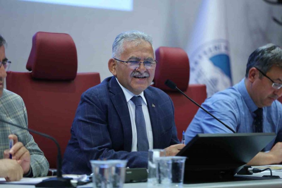 Mehmet Özhaseki İsmi Bulvara Verilecek