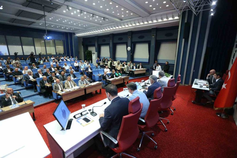 Mehmet Özhaseki İsmi Bulvara Verilecek