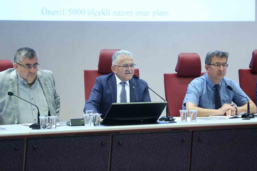 Mehmet Özhaseki İsmi Bulvara Verilecek