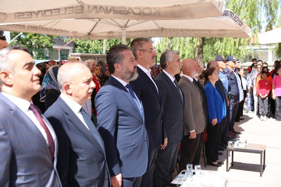 Başkan Çolakbayrakdar, 2023-2024 Eğitim Öğretim Yılının İlk Ders Zilinde Öğrencilerle Bir Araya Geldi