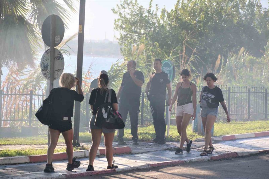 Antalya’da Falezlerde Yangın Paniği