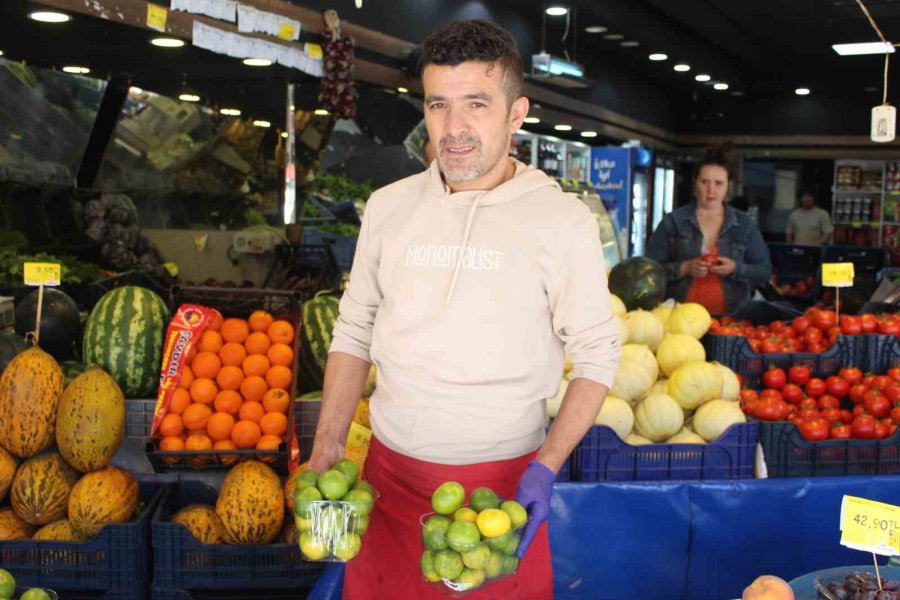 Eskişehir’de Manav Tezgâhlarında Kış Meyveleri Yerini Almaya Başladı