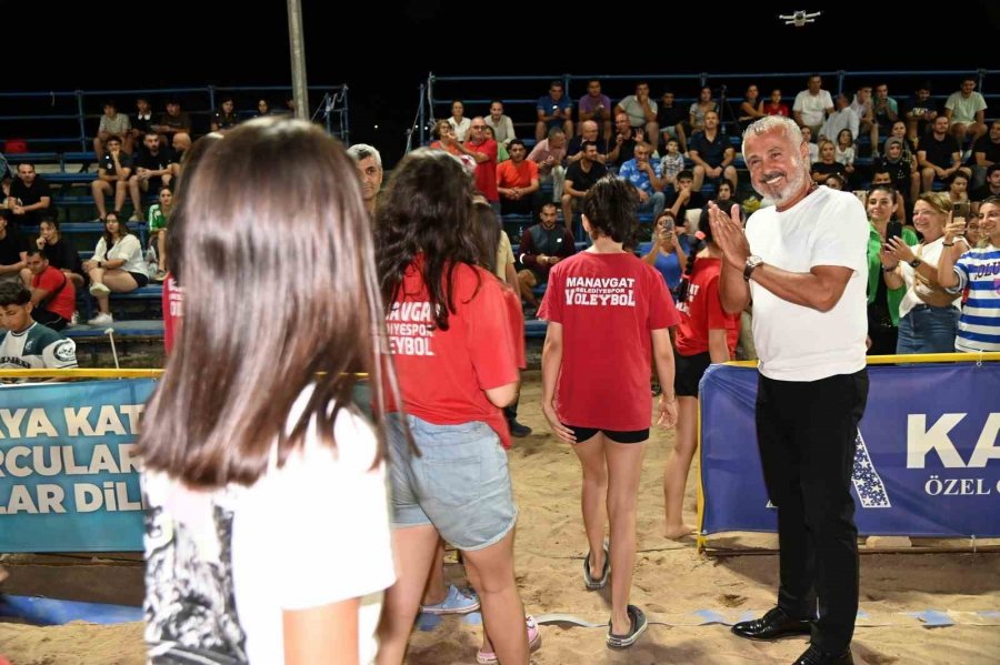 Manavgat’ta Plaj Voleybolu Heyecanı Başladı
