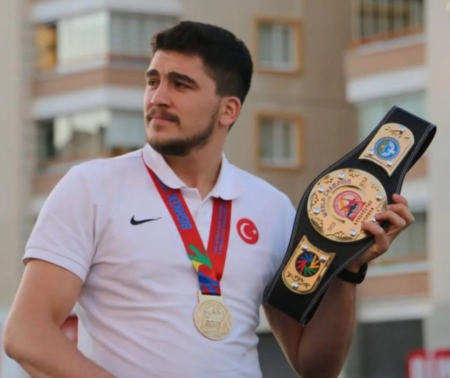 Dünya Şampiyonuna Niğde’de Coşkulu Karşılama