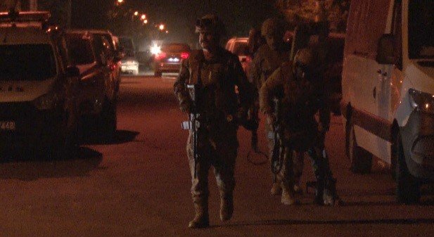 Kavga İhbarına Giden Polis Ekibine Ateş Açıldı