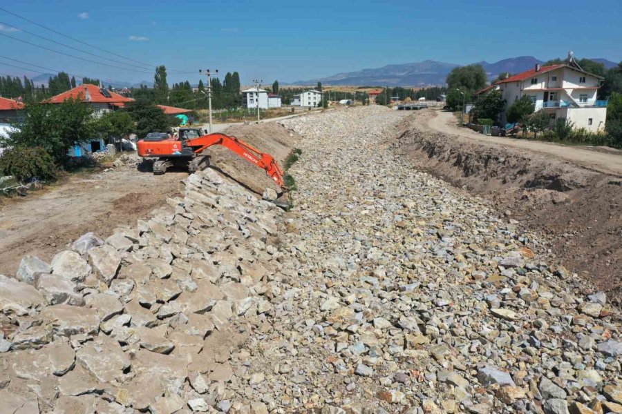 Beyşehir’in Mahallesi Taşkın Riskinden Kurtarılıyor