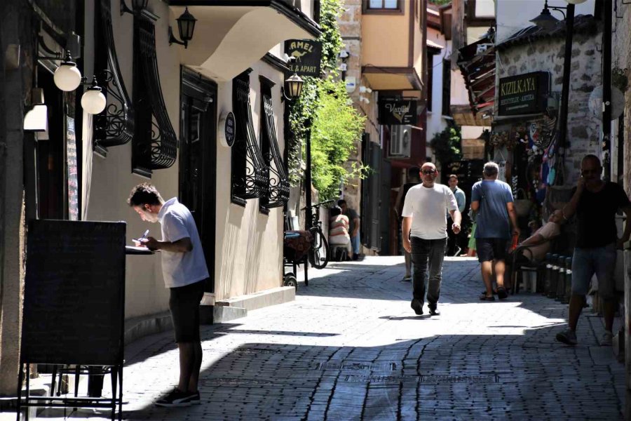 Seçmen Sayısı 594 Olan Tarihi Semti Yılda 3 Milyon Turist Ziyaret Ediyor