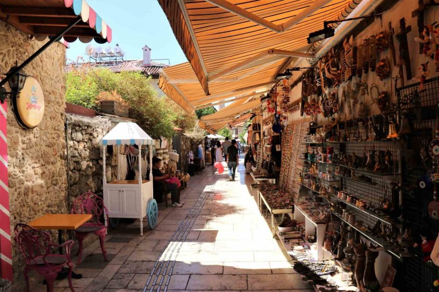 Seçmen Sayısı 594 Olan Tarihi Semti Yılda 3 Milyon Turist Ziyaret Ediyor