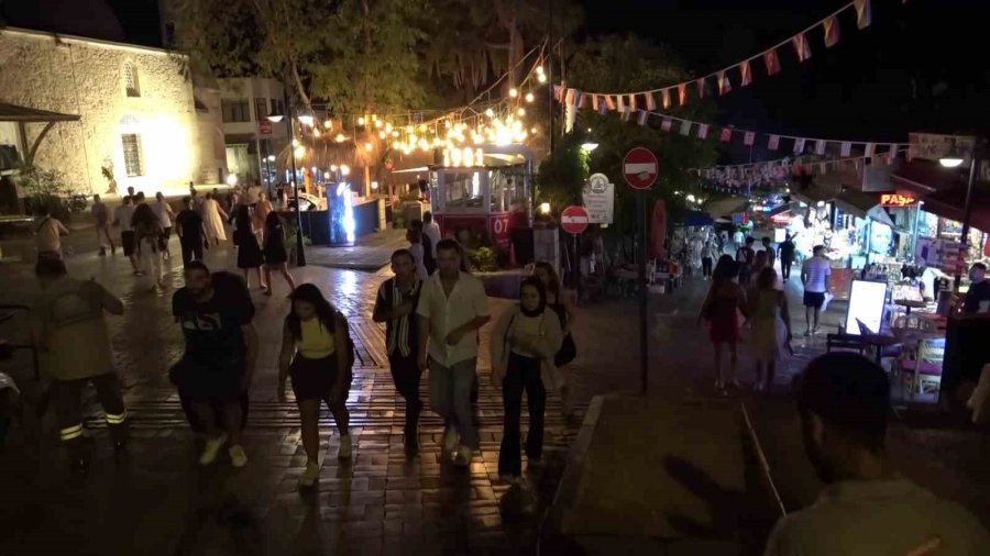 Seçmen Sayısı 594 Olan Tarihi Semti Yılda 3 Milyon Turist Ziyaret Ediyor