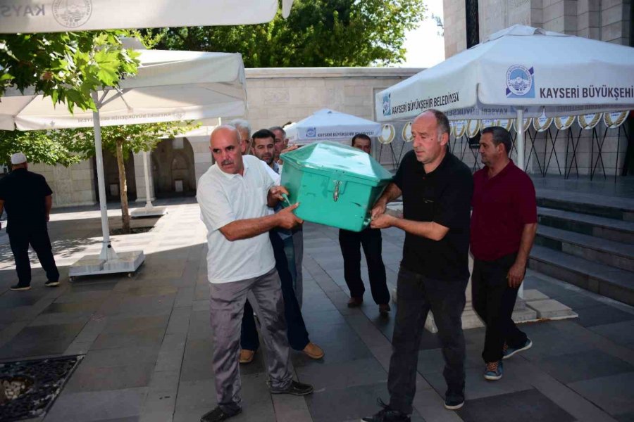 Yürekleri Burkan Cenaze: Kemikleri Plastik Kutunun İçerisinde Getirildi