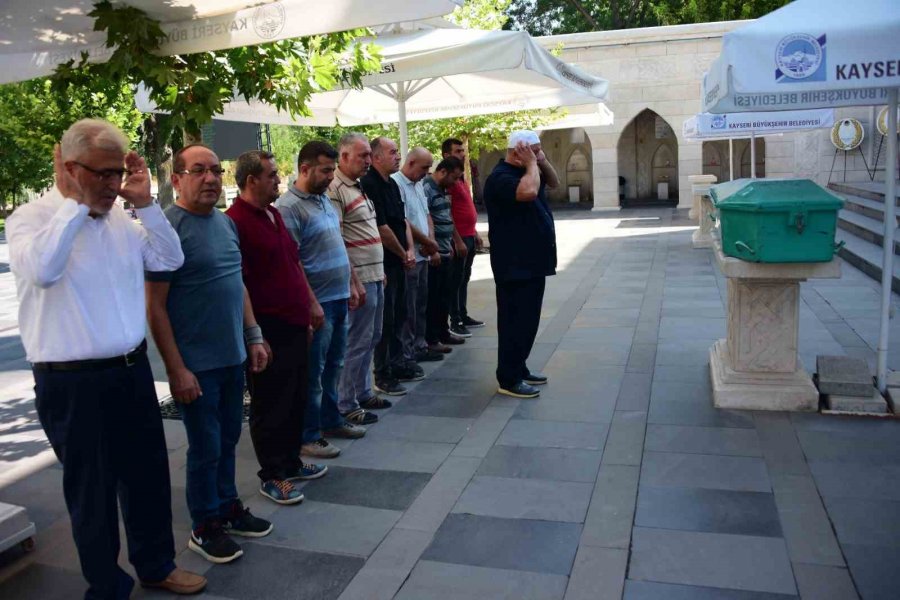 Yürekleri Burkan Cenaze: Kemikleri Plastik Kutunun İçerisinde Getirildi