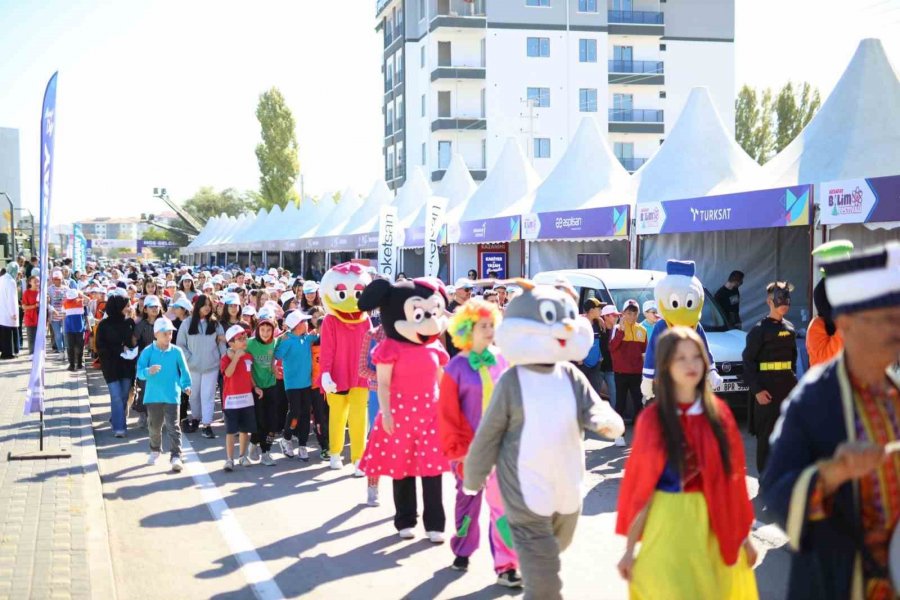 Aksaray’da Bilim Festivali Coşkuyla Başladı