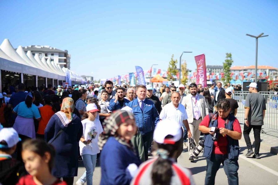 Aksaray’da Bilim Festivali Coşkuyla Başladı