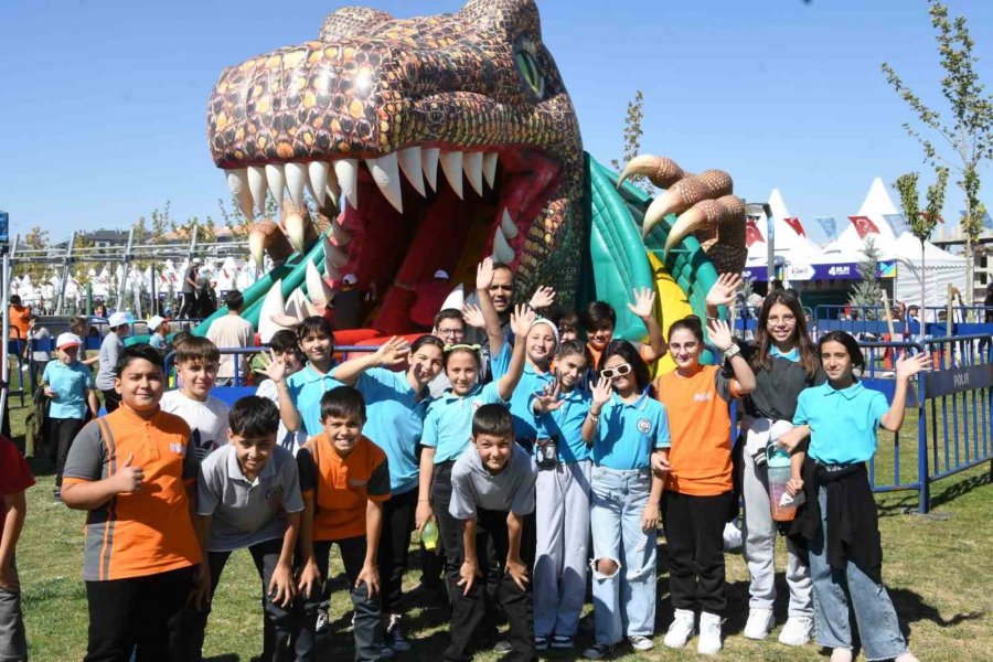 Aksaray’da Bilim Festivali Coşkuyla Başladı