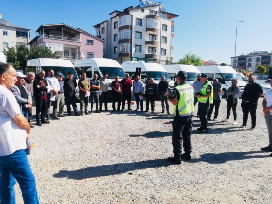 Jandarma Okul Servis Araçlarını Denetledi