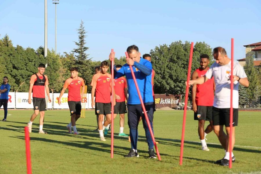 Kayserispor’da Yüzler Gülüyor