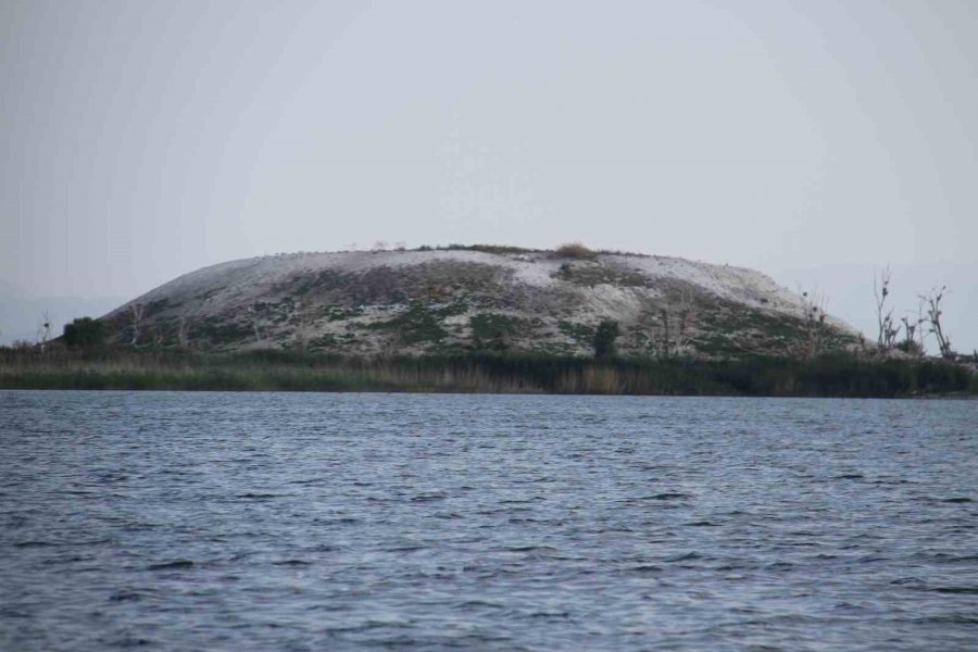 Efsanelere Konu Olan Ada Tanıtılmayı Ve Turizme Kazandırılmayı Bekliyor