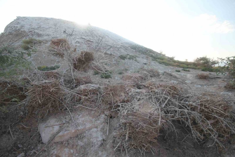 Efsanelere Konu Olan Ada Tanıtılmayı Ve Turizme Kazandırılmayı Bekliyor