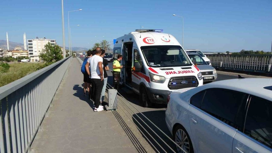 Kamyonete Arkadan Çarpan Motosiklet Sürücüsüne Katlanır Plaka Cezası