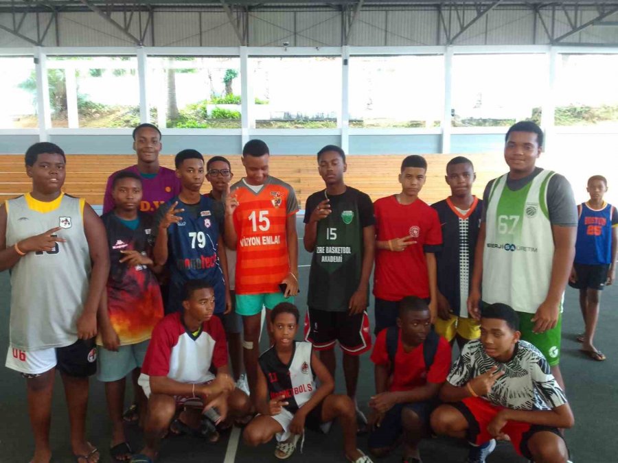 Türk Bayrakları Hasketbol Sk Sayesinde Şeyseller’de Dalgalandı