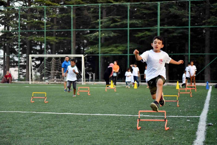 Mersin’de Çocuklar Spora Yönlendiriliyor