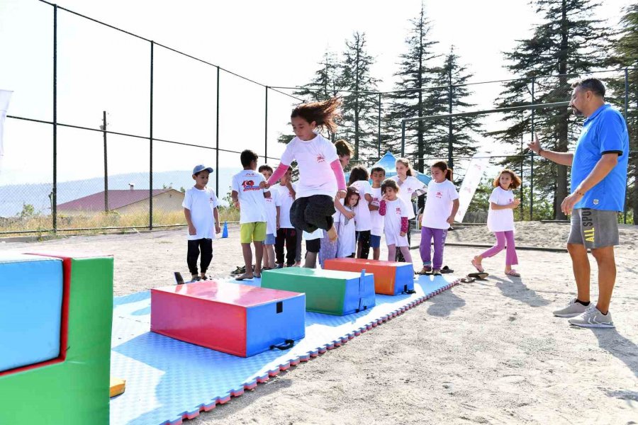 Mersin’de Çocuklar Spora Yönlendiriliyor