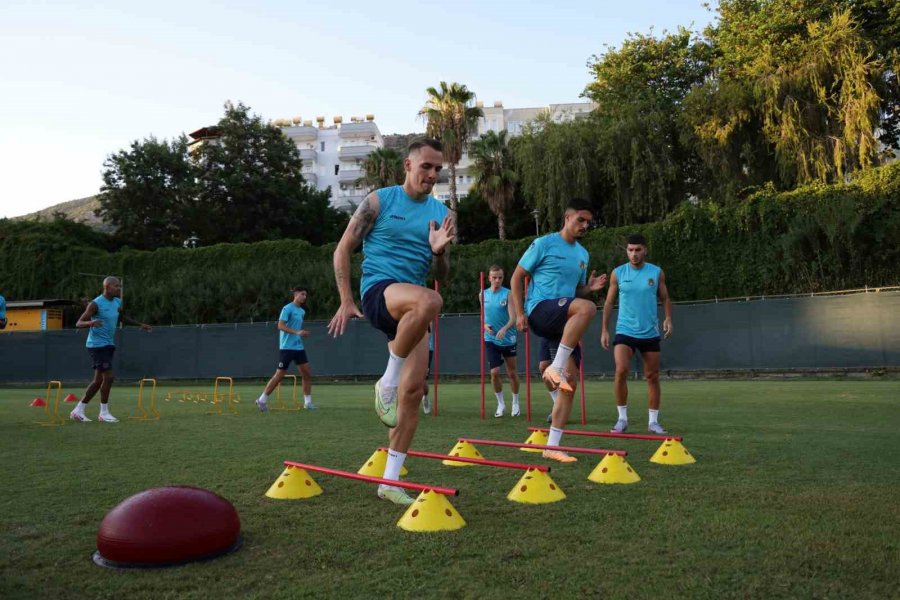Alanyaspor, Fenerbahçe Maçı Hazırlıklarına Başladı