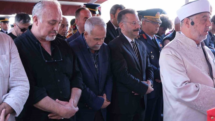 Pilot Mehmet Akif Tutuk Gözyaşları İçinde Son Yolculuğuna Uğurlandı