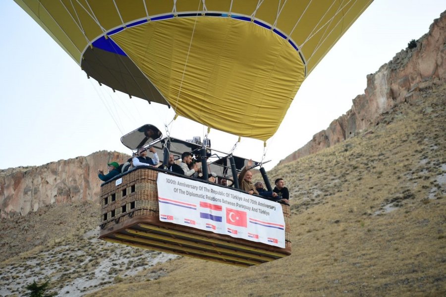 Büyükelçiler Ve Diplomatlar Soğanlı Semalarında Balon Turu Yaptı