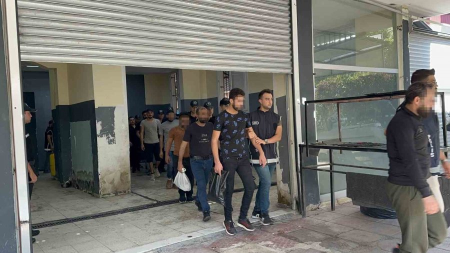 Avrupa’ya Kaçmaya Hazırlanan 31 Kaçak Göçmen Tek Odada Yakalandı