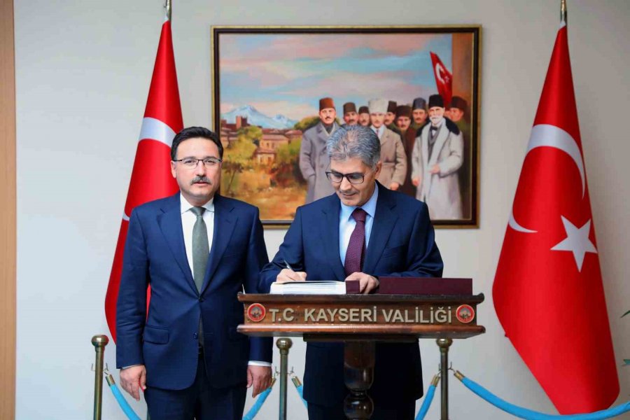 Niğde Valisi Cahit Çelik, Vali Çiçek’i Ziyaret Etti