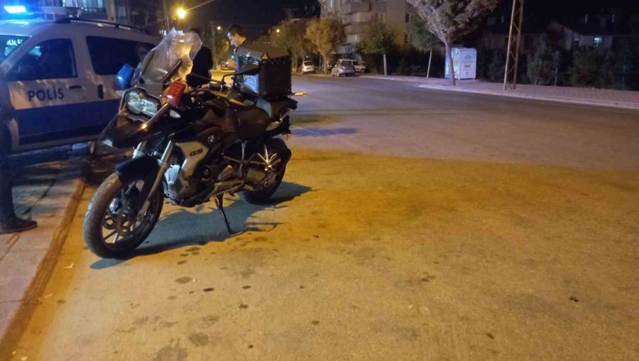 Konya’da Motosikletli Polislerin Kaza Yaptığı Anlar Kameralara Yansıdı