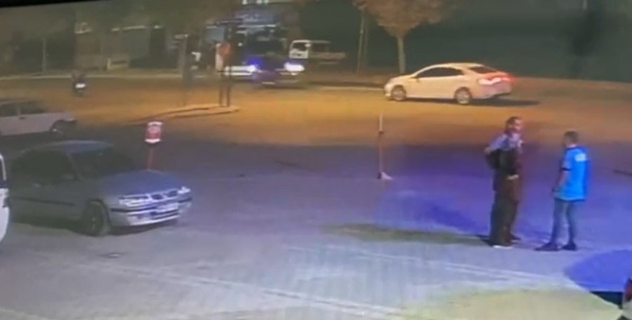 Konya’da Motosikletli Polislerin Kaza Yaptığı Anlar Kameralara Yansıdı