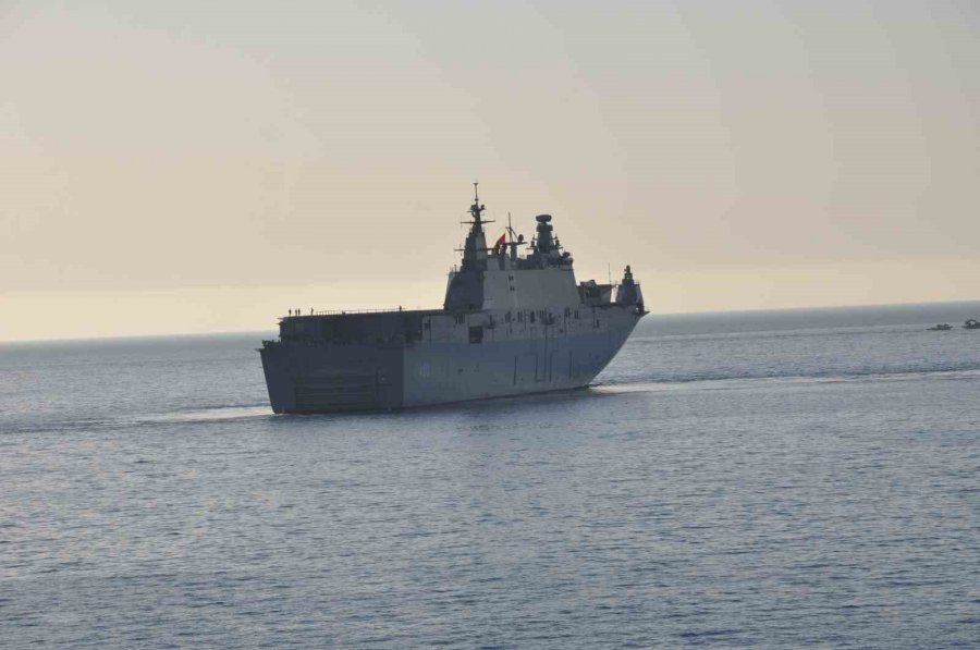 Dünyanın İlk Siha Savaş Gemisi Tcg Anadolu, Taşucu Limanından Ayrıldı