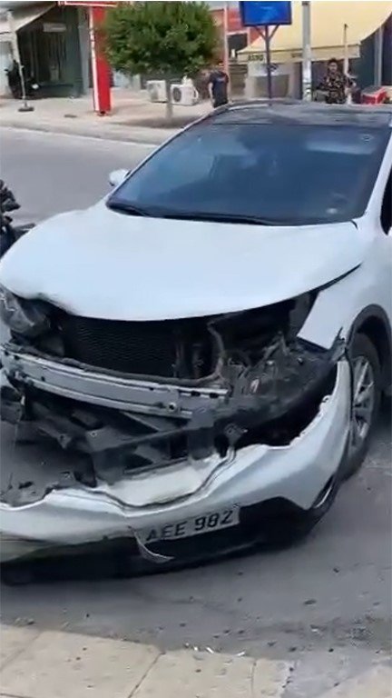 Aynı Yerde Kaza Anları Kamerada: "dur" Tabelasına Uyulmayınca Sürekli Kaza Oluyor