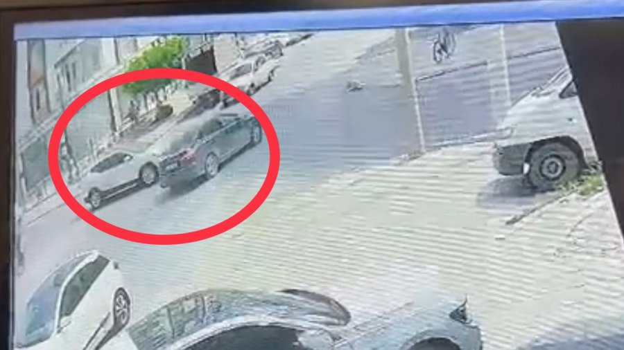 Aynı Yerde Kaza Anları Kamerada: "dur" Tabelasına Uyulmayınca Sürekli Kaza Oluyor