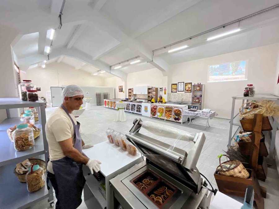 Tarsus’ta Mantar Üretim İle Sebze Ve Meyve Kurutma-paketleme Tesisleri Açıldı