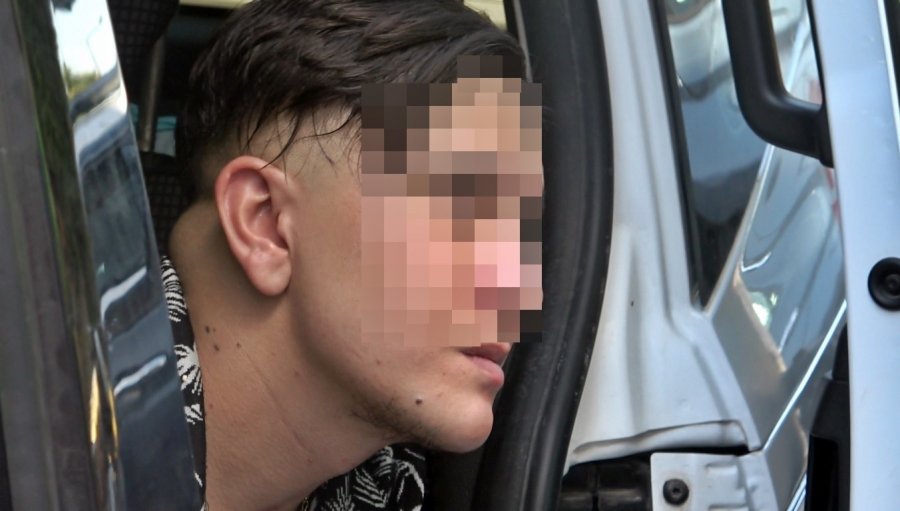 Alkollü Aday Sürücü Ortalığı Birbirine Kattı, Kaldırıma Çarpınca Yakalandı