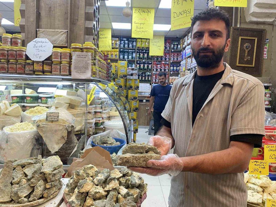 Osmanlı’dan Günümüze Uzanan Vazgeçilmez Lezzet: "küflü Peynir"