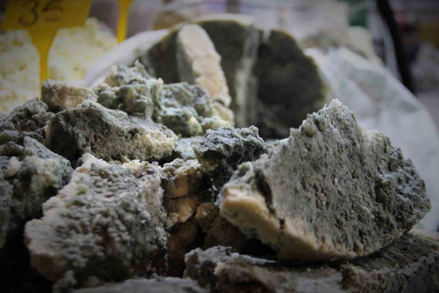 Osmanlı’dan Günümüze Uzanan Vazgeçilmez Lezzet: "küflü Peynir"