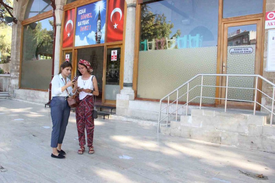 İspanya’dan Kudüs’e Yürüyen Carlota Salazar Karaman’da Mola Verdi