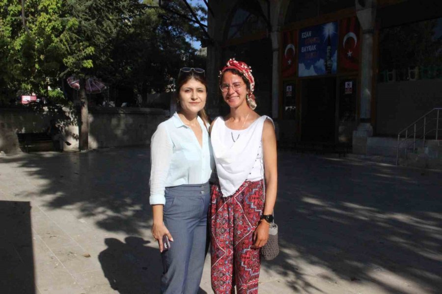 İspanya’dan Kudüs’e Yürüyen Carlota Salazar Karaman’da Mola Verdi