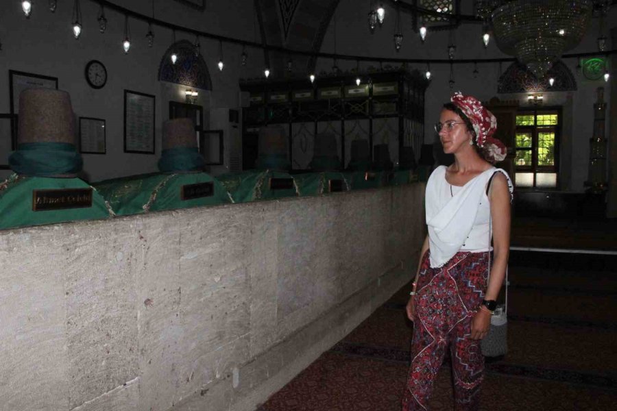 İspanya’dan Kudüs’e Yürüyen Carlota Salazar Karaman’da Mola Verdi