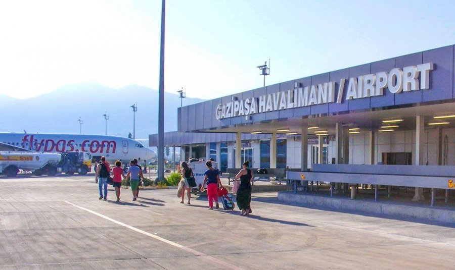 Yüz Binlerce Turistin Kullandığı Gazipaşa-alanya Havalimanı, Orman Yangınlarına Müdahalede Önemli Rol Oynuyor